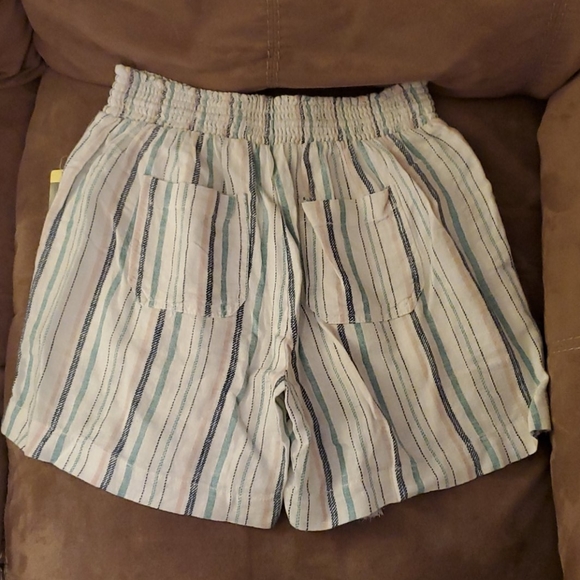 Cute summer shorts - Picture 3 of 3